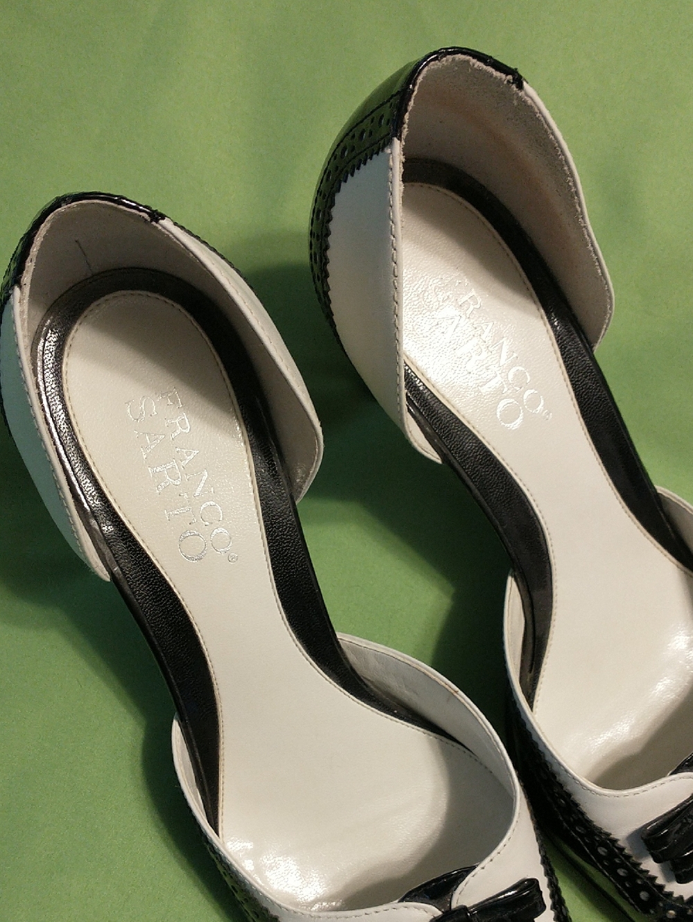 Vintage Franco Sarto Black and White Wing Tip Pumps - Picture 4 of 10